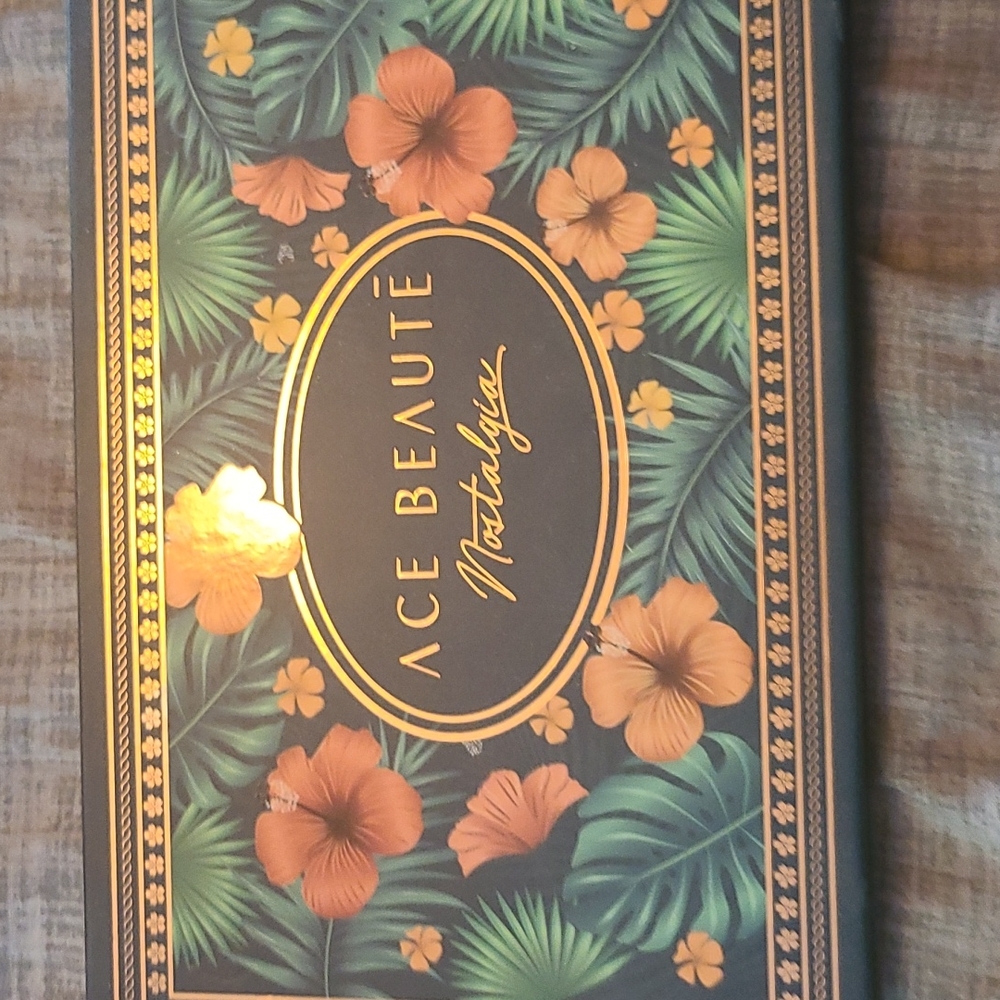 BN Nostalgia Eyeshadow Palette by Ace Beaute